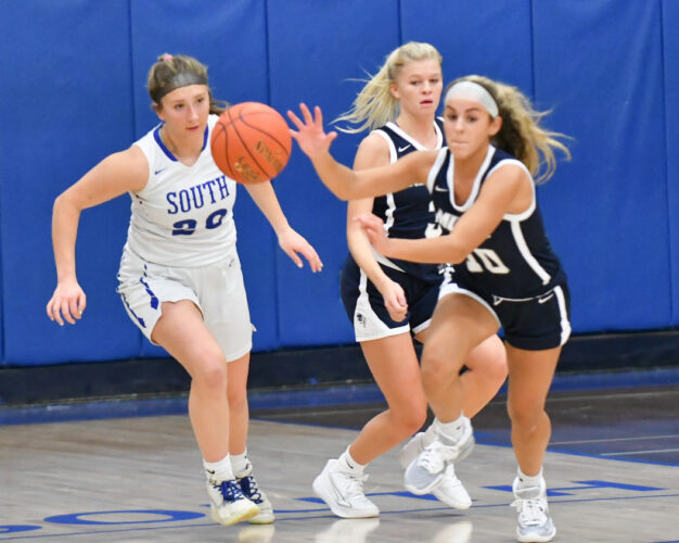 South girls turn up the defense in big win against Muncy